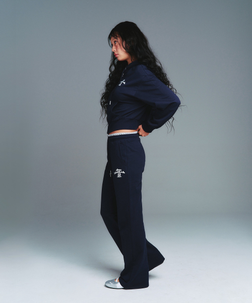AMESWORLDWIDE(アメスワールドワイド)の「CLASSIC SLIM BOOT CUT SWEAT PANTS NAVY(スウェットパンツ・レディース・その他・SMALL/MEDIUM)」の4枚目の写真
