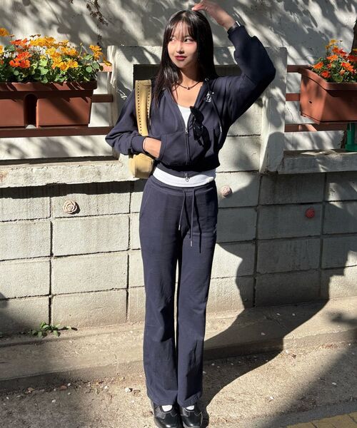 AMESWORLDWIDE(アメスワールドワイド)の「CLASSIC SLIM BOOT CUT SWEAT PANTS NAVY(スウェットパンツ・レディース・その他・SMALL/MEDIUM)」の13枚目の写真