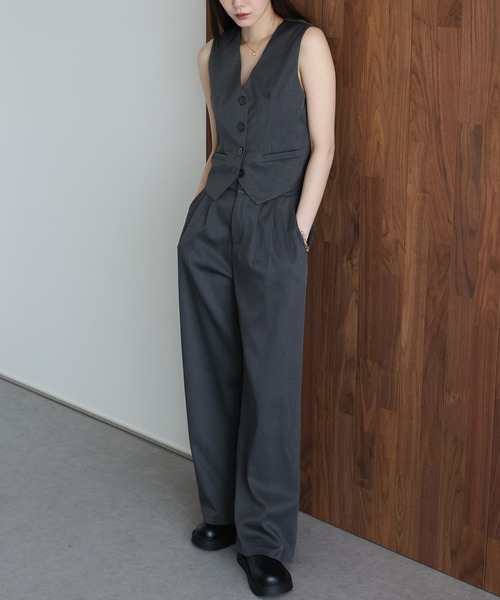 J by blue(ジェイバイブルー)の「ショートベスト×ワイドパンツ セットアップ(セットアップ・レディース・グレー/ブラック・MEDIUM)」の15枚目の写真