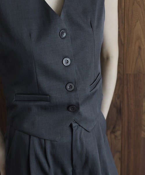 J by blue(ジェイバイブルー)の「ショートベスト×ワイドパンツ セットアップ(セットアップ・レディース・グレー/ブラック・MEDIUM)」の18枚目の写真