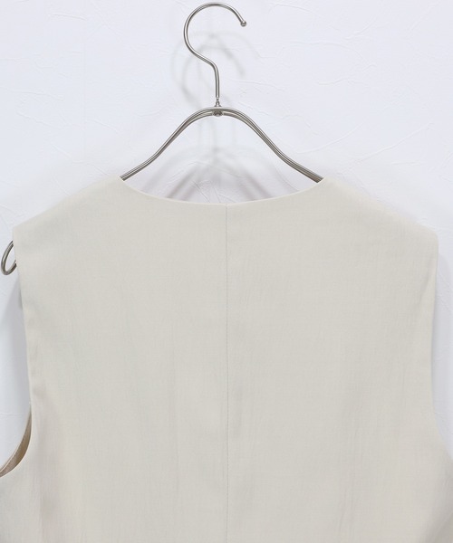 J by blue(ジェイバイブルー)の「ショートベスト×ワイドパンツ セットアップ(セットアップ・レディース・グレー/ブラック・MEDIUM)」の4枚目の写真