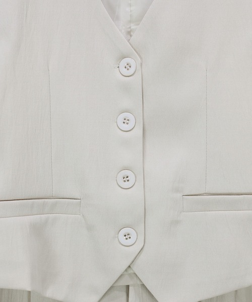 J by blue(ジェイバイブルー)の「ショートベスト×ワイドパンツ セットアップ(セットアップ・レディース・グレー/ブラック・MEDIUM)」の5枚目の写真