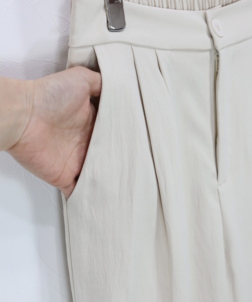 J by blue(ジェイバイブルー)の「ショートベスト×ワイドパンツ セットアップ(セットアップ・レディース・グレー/ブラック・MEDIUM)」の8枚目の写真