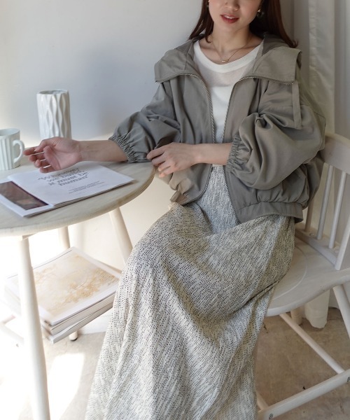 CORNERS(コーナーズ)の「フード付きショートマウンテンパーカー(マウンテンパーカー・レディース・グレイッシュベージュ/ブラック/アイボリー/ライトカーキ・M)」の18枚目の写真