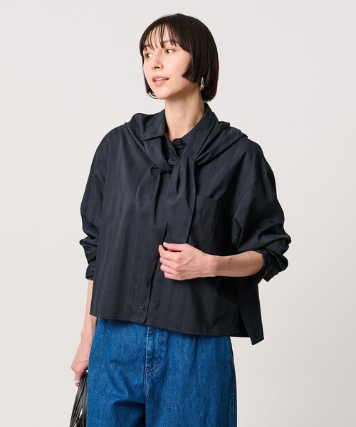 UNITED ARROWS(ユナイテッドアローズ)の「ペイズリー スカーフ シャツ(シャツ/ブラウス・レディース・ネイビー・FREE)」の2枚目の写真