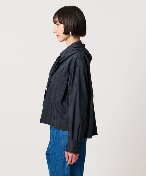UNITED ARROWS(ユナイテッドアローズ)の「ペイズリー スカーフ シャツ(シャツ/ブラウス・レディース・ネイビー・FREE)」の9枚目の写真