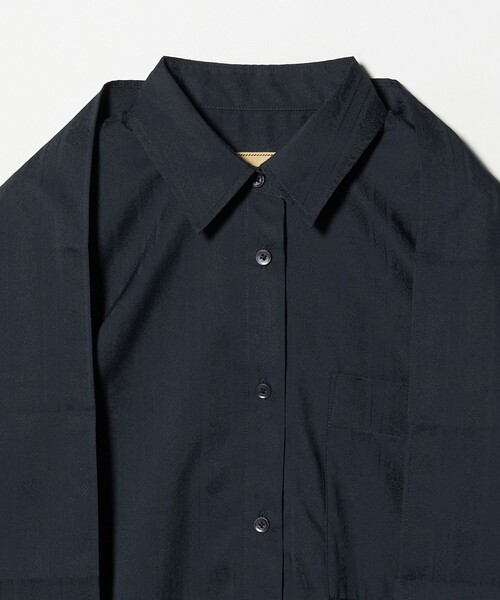UNITED ARROWS(ユナイテッドアローズ)の「ペイズリー スカーフ シャツ(シャツ/ブラウス・レディース・ネイビー・FREE)」の17枚目の写真