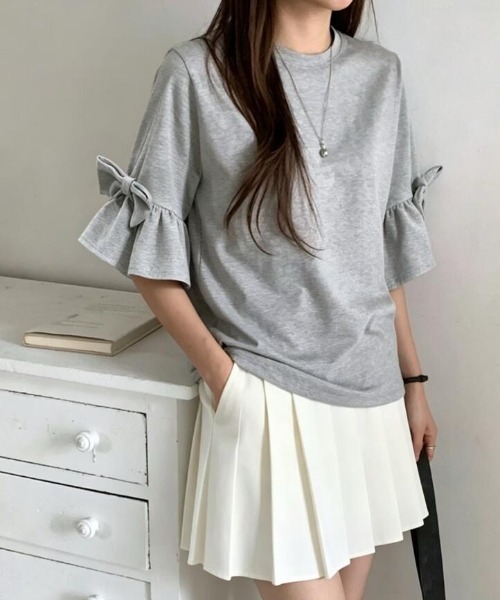 semplice（センプリチェ）の「リボン フリルスリーブ T シャツ 丸首 ゆったり 半袖（Tシャツ/カットソー・レディース・ベージュ/グレー/ブラック・F）」の4枚目の写真