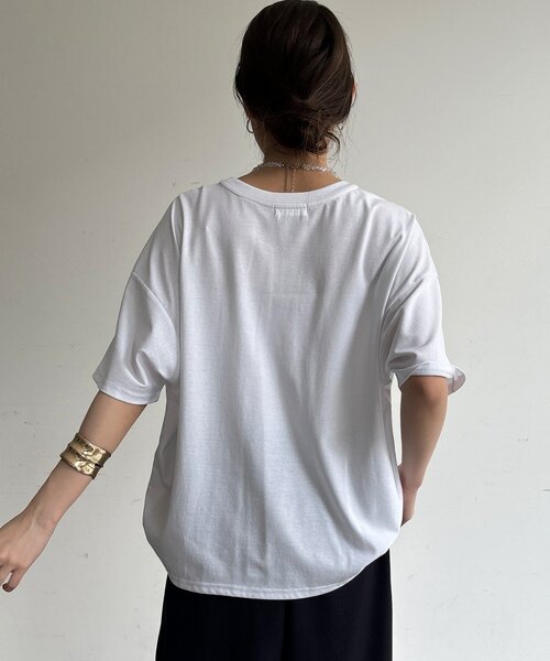 DouDou(ドゥドゥ)の「【WEB限定】フロッキーロゴプリントTEE(Tシャツ/カットソー・レディース・ブラック/オフホワイト/ブラウン・FREE)」の12枚目の写真