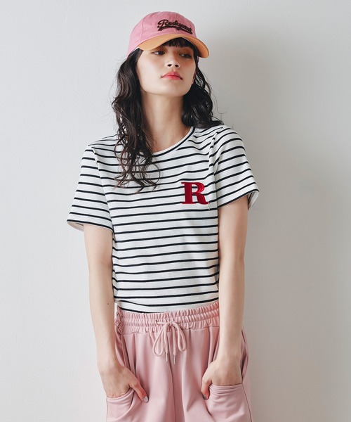 REDYAZEL(レディアゼル)の「ビジューRチャームTシャツ(Tシャツ/カットソー・レディース・ネイビー/オフホワイト/ホワイト系その他/ブルー系その他・FREE)」の3枚目の写真