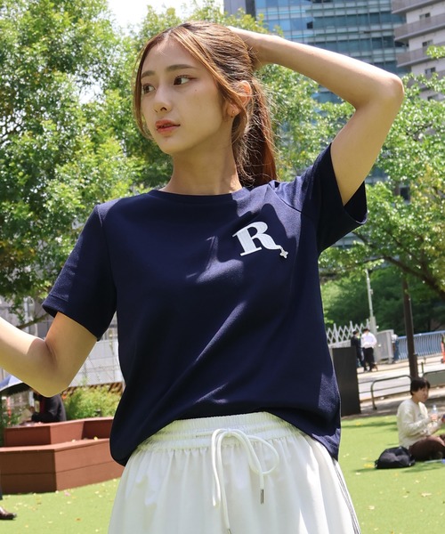 REDYAZEL(レディアゼル)の「ビジューRチャームTシャツ(Tシャツ/カットソー・レディース・ネイビー/オフホワイト/ホワイト系その他/ブルー系その他・FREE)」の12枚目の写真
