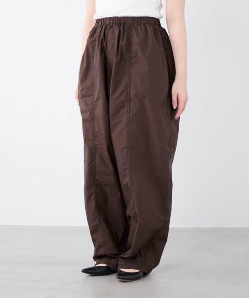 MICA&DEAL(マイカ&ディール)の「ワイドコクーンイージーパンツ〈2サイズ展開〉(その他パンツ・レディース・ブラウン/ライトベージュ/キャメル・38/36)」の21枚目の写真
