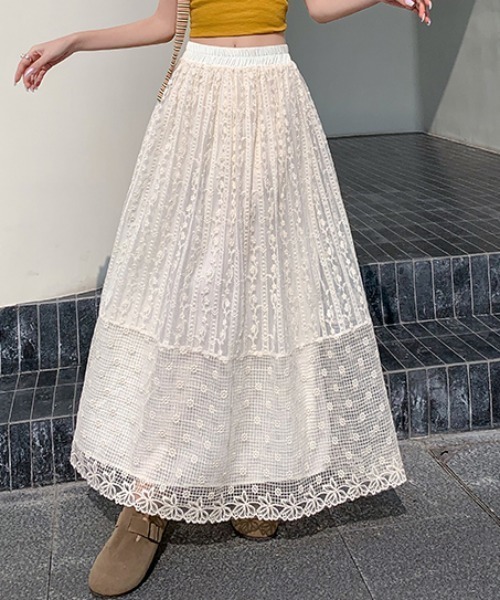 AMAJI(アマジ)の「ティアード チュール レーススカート(スカート・レディース・ベージュ・SMALL/MEDIUM/LARGE/X-LARGE)」の1枚目の写真