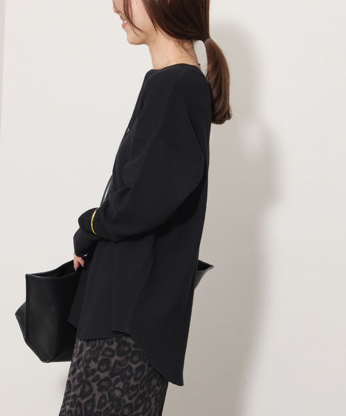 HANES(ヘインズ)の「【Hanes×relume】別注Newワッフルヘンリーネックプルオーバー(Tシャツ/カットソー・レディース・チャコールグレー/ブラック/ブラウン・FREE)」の13枚目の写真