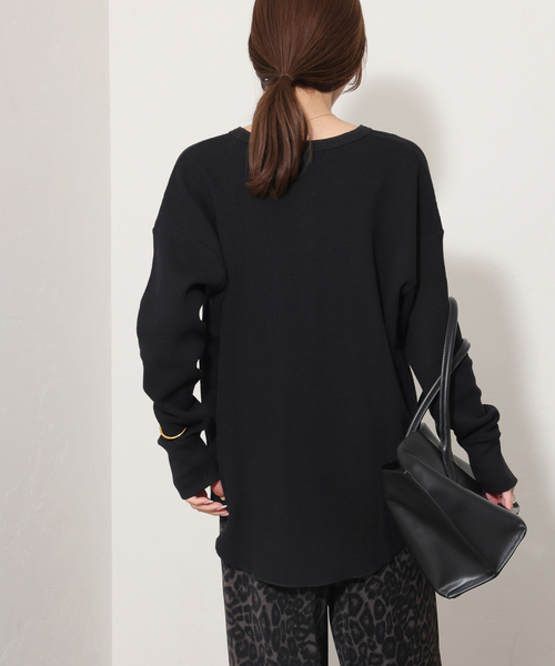 HANES(ヘインズ)の「【Hanes×relume】別注Newワッフルヘンリーネックプルオーバー(Tシャツ/カットソー・レディース・チャコールグレー/ブラック/ブラウン・FREE)」の14枚目の写真