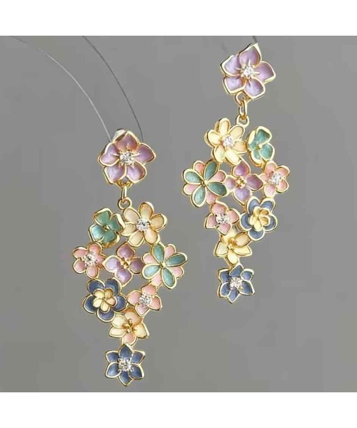 tone(トーン)の「【88eighty-eight】パステルフラワーキラキラCUTEピアス【import】(MA)(ピアス(両耳用)・レディース・ゴールド・FREE)」の4枚目の写真