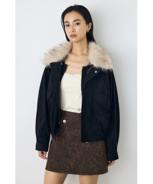 AZUL by moussy（アズールバイマウジー）の「【不動の人気アウターがついに予約開始】フェイクレザー/スエード2WAYファー付ブルゾン　秋服　冬服　ファー取り外し可　2サイズ着丈差【身長/骨格別着用画像あり】（ブルゾン・レディース・ダークブラウン/ベージュ/ブラック/ブラック系その他2・MEDIUM/SMALL）」の2枚目の写真