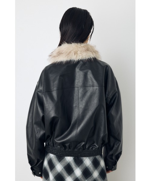 AZUL by moussy（アズールバイマウジー）の「【不動の人気アウターがついに予約開始】フェイクレザー/スエード2WAYファー付ブルゾン　秋服　冬服　ファー取り外し可　2サイズ着丈差【身長/骨格別着用画像あり】（ブルゾン・レディース・ダークブラウン/ベージュ/ブラック/ブラック系その他2・MEDIUM/SMALL）」の8枚目の写真