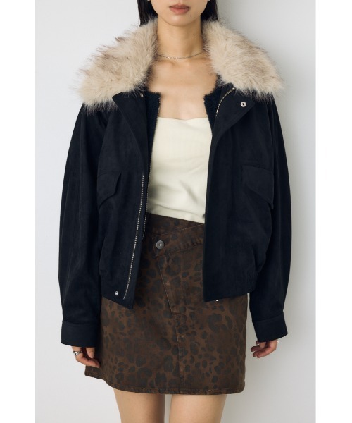 AZUL by moussy（アズールバイマウジー）の「【不動の人気アウターがついに予約開始】フェイクレザー/スエード2WAYファー付ブルゾン　秋服　冬服　ファー取り外し可　2サイズ着丈差【身長/骨格別着用画像あり】（ブルゾン・レディース・ダークブラウン/ベージュ/ブラック/ブラック系その他2・MEDIUM/SMALL）」の17枚目の写真