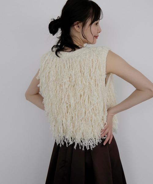 AMUU. PRECIEUSE(アムープレシューズ)の「ブークレフリンジベスト(ベスト・レディース・ブラウン/ブラウン系その他/ブラック/アイボリー・FREE)」の8枚目の写真