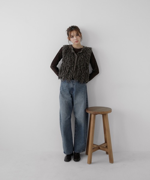 AMUU. PRECIEUSE(アムープレシューズ)の「ブークレフリンジベスト(ベスト・レディース・ブラウン/ブラウン系その他/ブラック/アイボリー・FREE)」の15枚目の写真