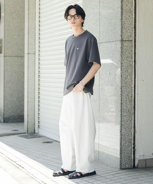 SENSE OF PLACE by URBAN RESEARCH(センスオブプレイスバイアーバンリサーチ)の「ワンポイントシシュウロゴTシャツ(Tシャツ/カットソー・メンズ・チャコールグレー/ホワイト/ブルー/ホワイト系その他・LARGE/MEDIUM)」の19枚目の写真