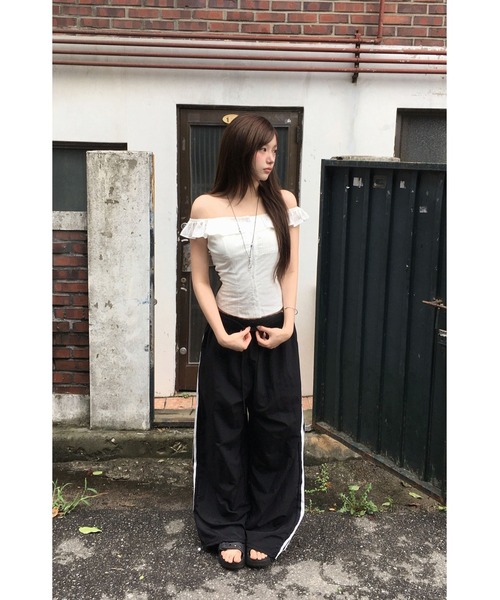 modimood（モディムード）の「プレイングナイロンオーバーパンツ（その他パンツ・レディース・ブラック・FREE）」の13枚目の写真