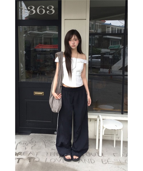 modimood（モディムード）の「プレイングナイロンオーバーパンツ（その他パンツ・レディース・ブラック・FREE）」の8枚目の写真