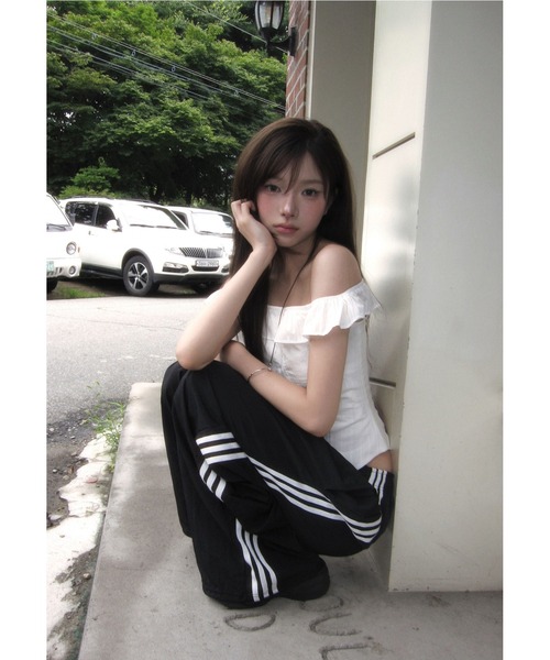 modimood（モディムード）の「プレイングナイロンオーバーパンツ（その他パンツ・レディース・ブラック・FREE）」の2枚目の写真