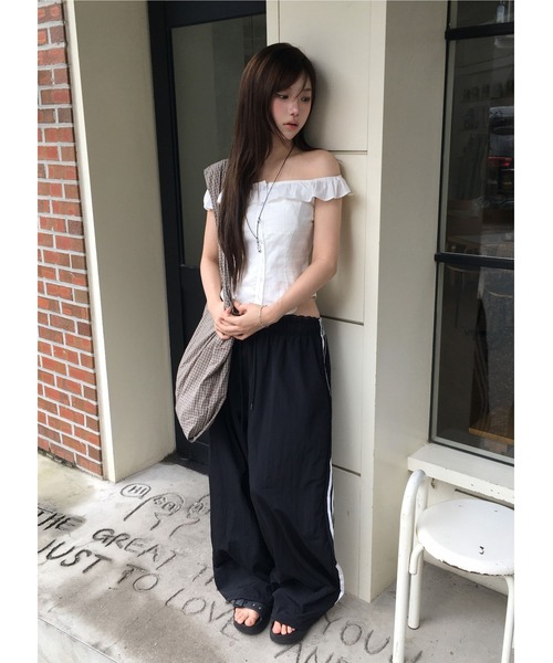 modimood（モディムード）の「プレイングナイロンオーバーパンツ（その他パンツ・レディース・ブラック・FREE）」の7枚目の写真