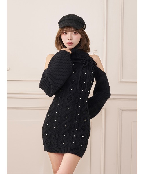 Darich(ダーリッチ)の「ダブルリボンビジューケーブルニットミニワンピース(ワンピース・レディース・ベージュ/ブラック/ホワイト・FREE)」の1枚目の写真