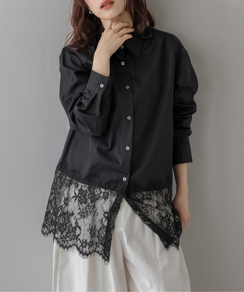La-gemme(ラジェム)の「フラワーレース切替 シャツブラウス(シャツ/ブラウス・レディース・ブラック/ホワイト・フリー)」の2枚目の写真