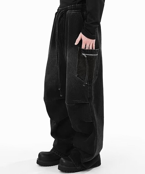 JOHNNY WOLF(ジョニーウルフ)の「VOID ワイドストレート デニム カーゴパンツ(カーゴパンツ・メンズ・ブルー/ブラック・M/S/L)」の14枚目の写真