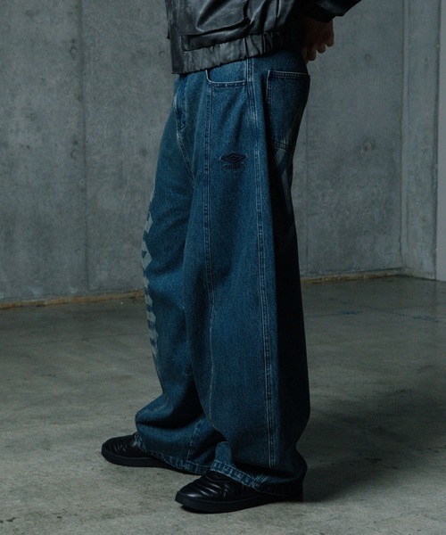 ALAND（エーランド）の「ALAND×UMBRO／フェードレターロゴパンツ（デニムパンツ・メンズ・ブラック/ブルー・LARGE/MEDIUM）」の11枚目の写真