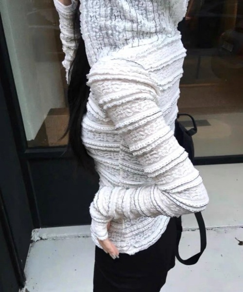 Vipoa（ヴィポア）の「Lace zip up hoodie（パーカー・レディース・ホワイト・FREE）」の7枚目の写真