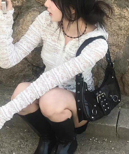 Vipoa（ヴィポア）の「Lace zip up hoodie（パーカー・レディース・ホワイト・FREE）」の2枚目の写真
