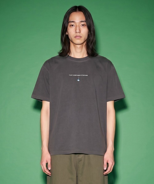 rehacer（レアセル）の「rehacer TEE : Plant Flower Vintage Wash TEE / プラントフラワーヴィンテージウオッシュT-shirt（Tシャツ/カットソー・メンズ・スミクロ/ホワイト・LARGE/MEDIUM/X-LARGE/SMALL）」の2枚目の写真
