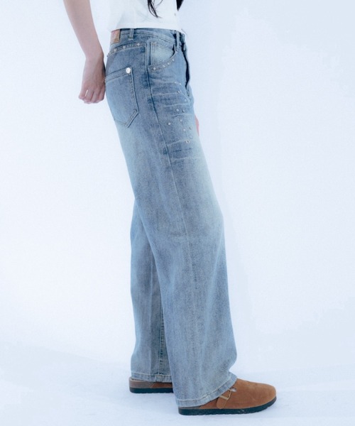 Haze Reverie(ヘイズレヴァリー)の「スタッズルーズデニムパンツ(デニムパンツ・レディース・ブルー・SMALL/MEDIUM/LARGE)」の4枚目の写真