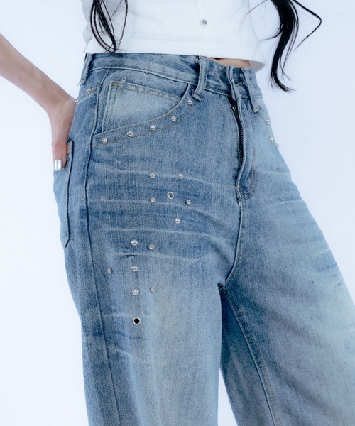 Haze Reverie(ヘイズレヴァリー)の「スタッズルーズデニムパンツ(デニムパンツ・レディース・ブルー・SMALL/MEDIUM/LARGE)」の8枚目の写真