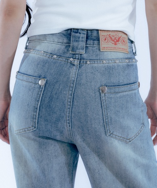 Haze Reverie(ヘイズレヴァリー)の「スタッズルーズデニムパンツ(デニムパンツ・レディース・ブルー・SMALL/MEDIUM/LARGE)」の9枚目の写真