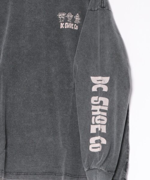 DC SHOES(ディーシーシューズ)の「DC SHOES メンズ 26 MISCHIEF CREW LS ロンT 【2026年秋冬モデル】/バックプリント長袖ロンT(Tシャツ/カットソー・メンズ・ホワイト/ブラック/ブラック系その他・MEDIUM/LARGE/X-LARGE)」の5枚目の写真