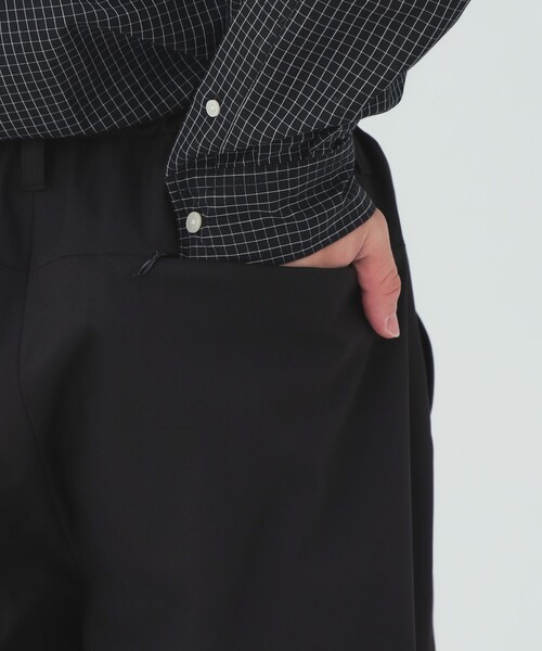 BEAMS HEART(ビームスハート)の「トリコット 1タック ワイド テーパード パンツ(チノパンツ・メンズ・ブラック/ベージュ・LARGE/MEDIUM/SMALL)」の10枚目の写真
