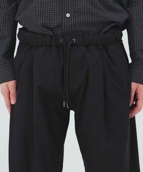 BEAMS HEART(ビームスハート)の「トリコット 1タック ワイド テーパード パンツ(チノパンツ・メンズ・ブラック/ベージュ・LARGE/MEDIUM/SMALL)」の15枚目の写真