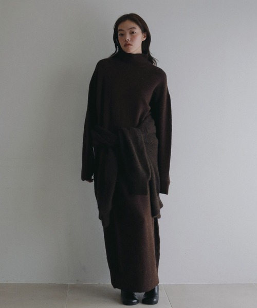 anuke(アンヌーク)の「Cocoon Knit Onepiece(ワンピース・レディース・ブラック/ブラウン・36inch/38inch)」の2枚目の写真