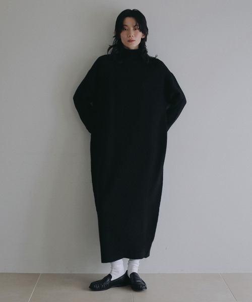 anuke(アンヌーク)の「Cocoon Knit Onepiece(ワンピース・レディース・ブラック/ブラウン・36inch/38inch)」の1枚目の写真