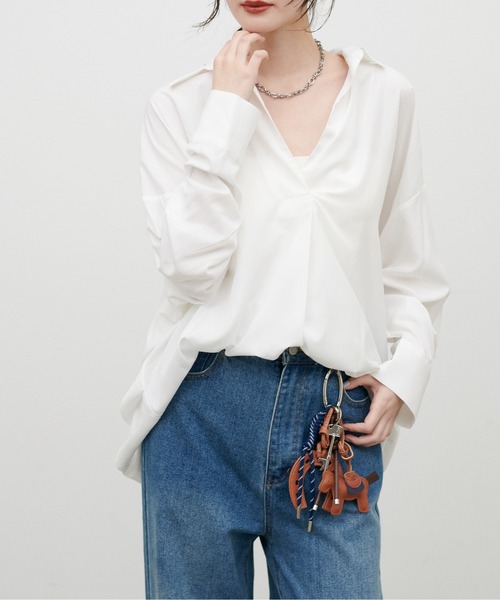 LARUTA(ラルータ)の「【LARUTA】スキッパー長袖シャツ(シャツ/ブラウス・レディース・その他1/オフホワイト/キャメル/ボルドー/ネイビー・FREE)」の2枚目の写真