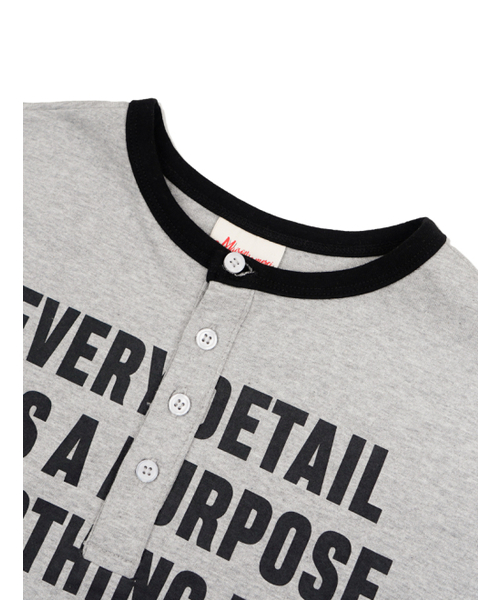 FABULOUS ARCHIVE(ファビュラスアーカイブ)の「ホースレタリング フィンガーホール ヘンリーネック メランジグレー(FCG3TS957M)(Tシャツ/カットソー・レディース・ライトグレー・LARGE/MEDIUM)」の6枚目の写真