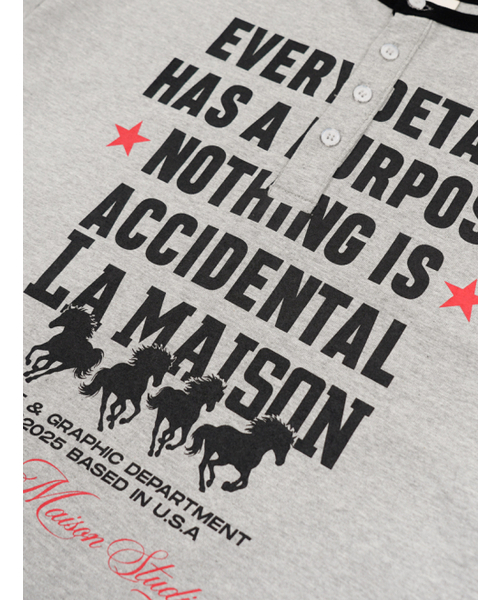 FABULOUS ARCHIVE(ファビュラスアーカイブ)の「ホースレタリング フィンガーホール ヘンリーネック メランジグレー(FCG3TS957M)(Tシャツ/カットソー・レディース・ライトグレー・LARGE/MEDIUM)」の7枚目の写真