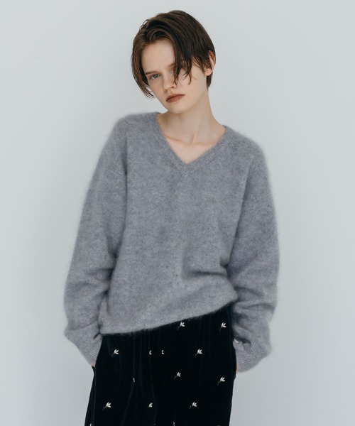 CREDONA(クレドナ)の「MINK FINISH V-NECK KNIT TOP/ミンクフィニッシュVネックニットトップス(ニット/セーター・レディース・イエロー/ピンク/ブラウン/グレー・FREE)」の1枚目の写真