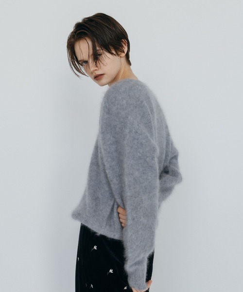 CREDONA(クレドナ)の「MINK FINISH V-NECK KNIT TOP/ミンクフィニッシュVネックニットトップス(ニット/セーター・レディース・イエロー/ピンク/ブラウン/グレー・FREE)」の8枚目の写真